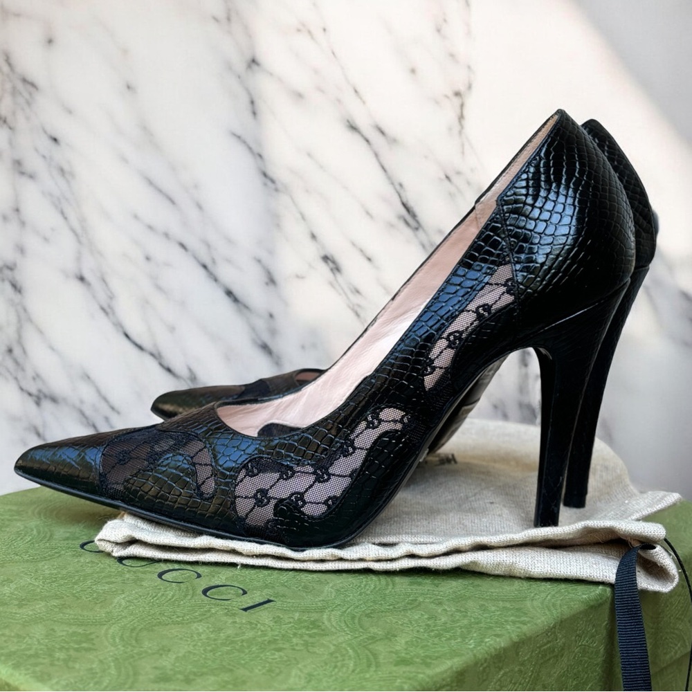Black Gucci Python Embossed Pumps